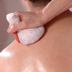 Ayurvedic Hot Poultice Massage
